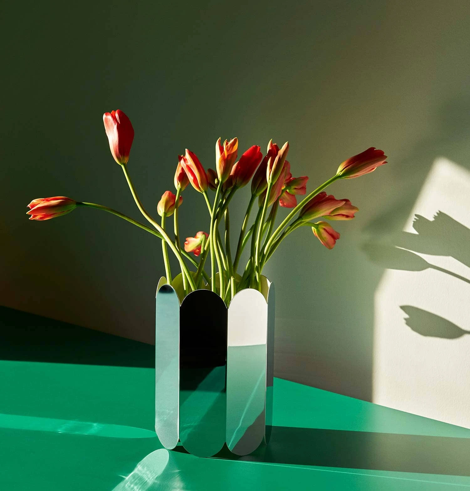 HAY Arcs Vase – Mirror - Image 4