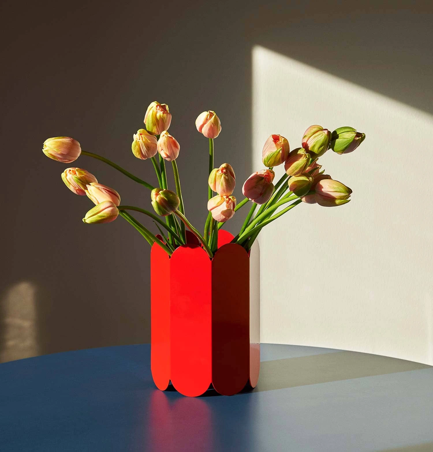 HAY Arcs Vase In Red - Image 2