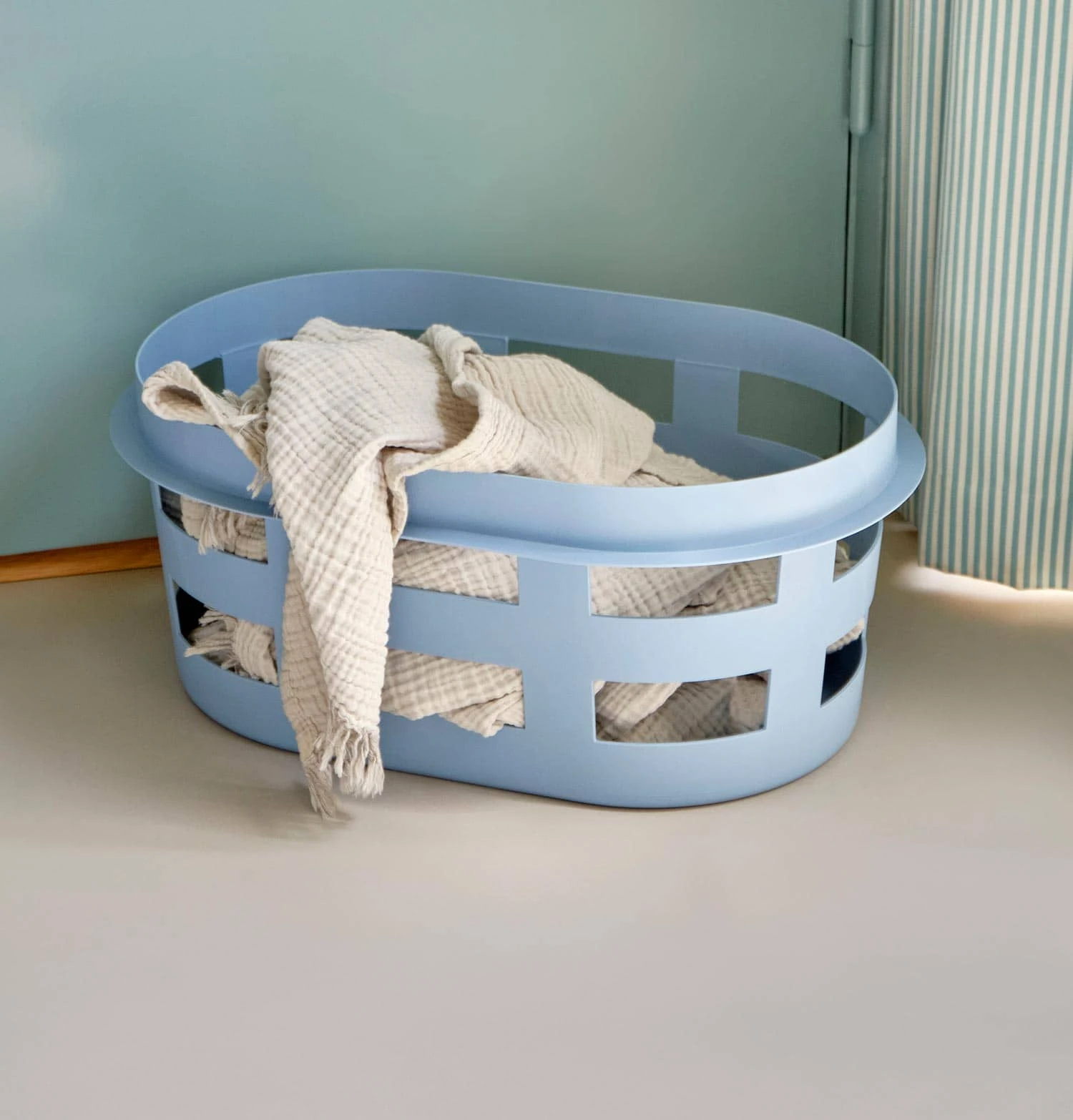 HAY Laundry Basket – Small – Soft Blue - Image 2