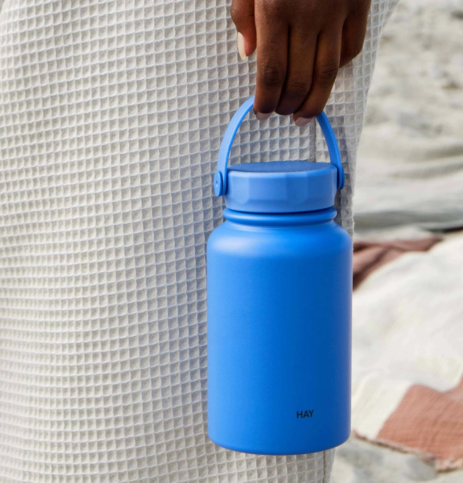 HAY Mono Thermal Bottle – 0.6L – Sky Blue - Image 2