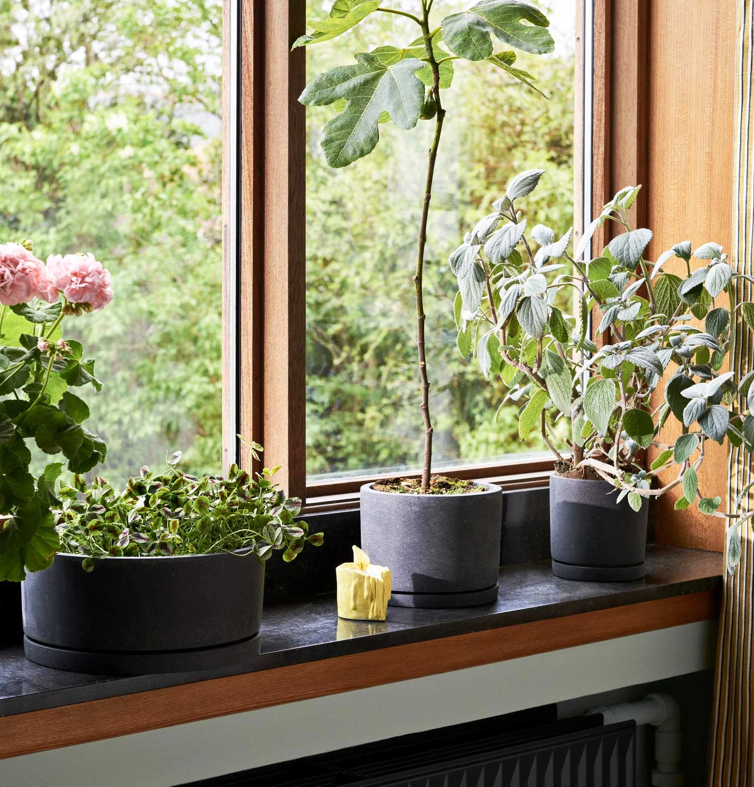 HAY Plant Pot With Saucer – L – Black - Image 2