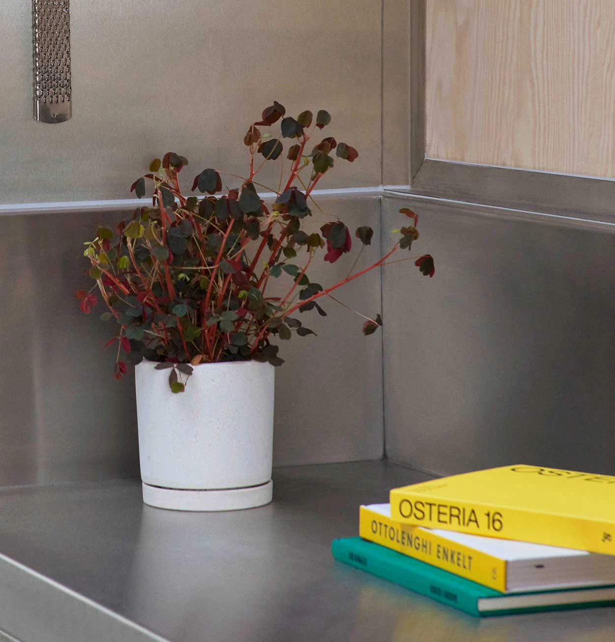 HAY Plant Pot With Saucer – Medium – White - Image 2