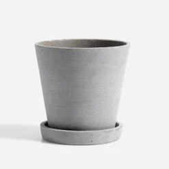 HAY Flowerpot With Saucer – Medium – Grey
